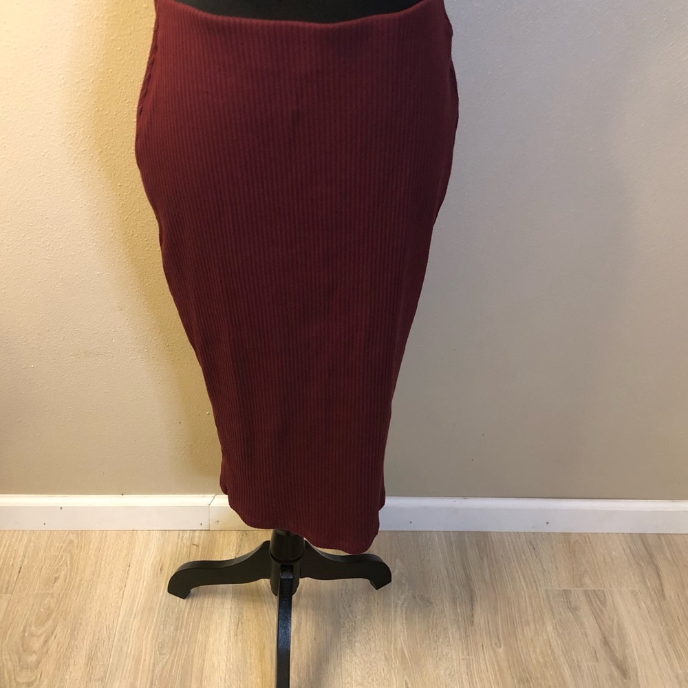 Old Navy Burgundy Pencil Skirt